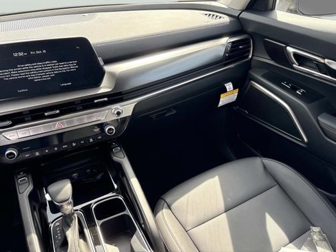 New 2025 Kia Telluride S image 15
