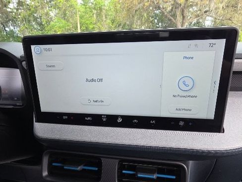Certified 2025 Ford Maverick XLT FWD image 4