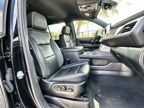 Used 2024 GMC Yukon SLT image 9