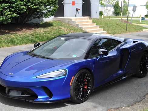 Used 2022 McLaren GT image 1