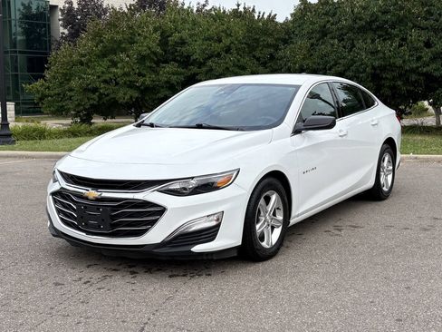 Used 2023 Chevrolet Malibu LS FWD image 3