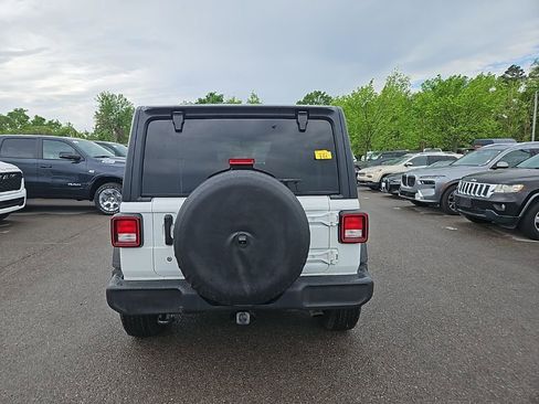 Used 2019 Jeep Wrangler Unlimited Sport S image 6