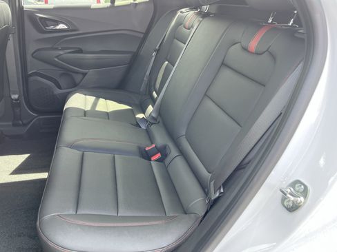 Used 2026 Chevrolet Trax RS w/ Sunroof Package FWD image 17