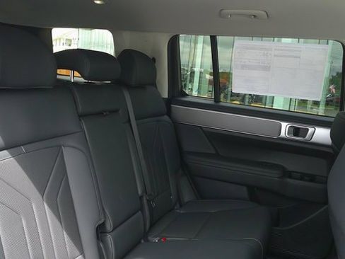 Used 2026 Hyundai Santa Fe SEL image 8