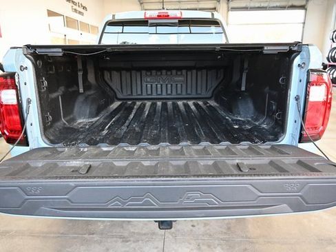 Used 2025 GMC Canyon Denali image 9