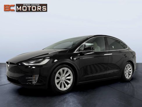 Used 2020 Tesla Model X Long Range AWD/4WD image 3