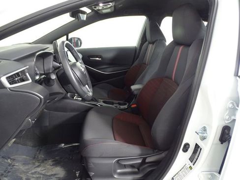 Used 2025 Toyota Corolla SE image 10