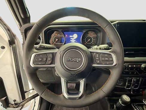 Used 2024 Jeep Wrangler Sahara w/ Technology Group image 10