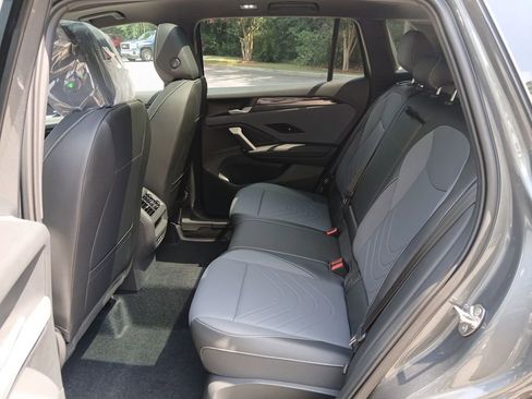 New 2025 Volkswagen Tiguan SE R-Line image 24