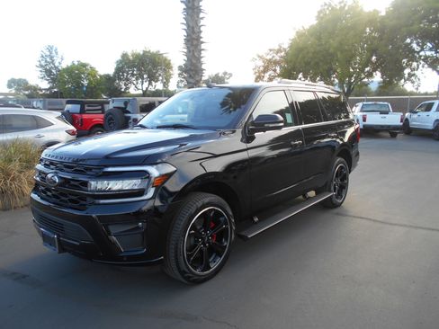 Used 2024 Ford Expedition Limited image 1