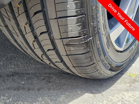 Used 2025 Hyundai Elantra Sport FWD image 26