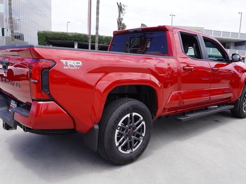 Used 2026 Toyota Tacoma TRD Sport w/ TRD Sport Upgrade Package AWD/4WD image 7
