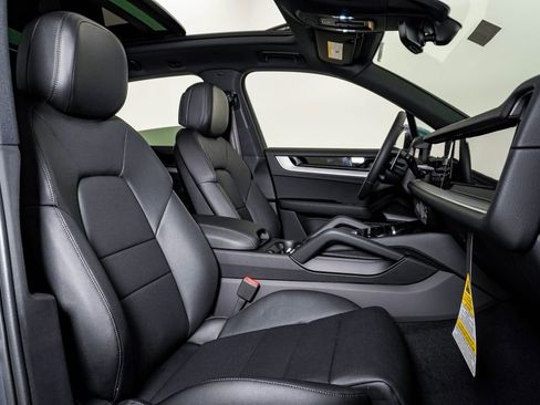 New 2026 Porsche Cayenne E-Hybrid AWD/4WD image 15