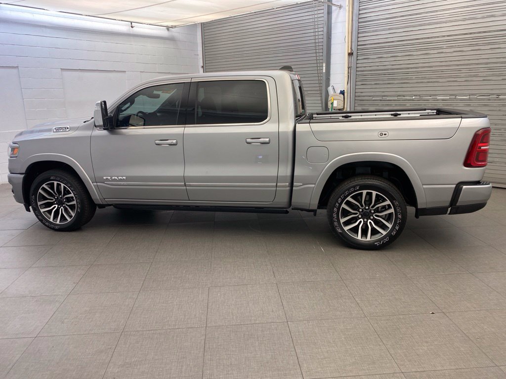 Used 2025 RAM 1500 Limited w/ Trailer Tow Group AWD/4WD image 9