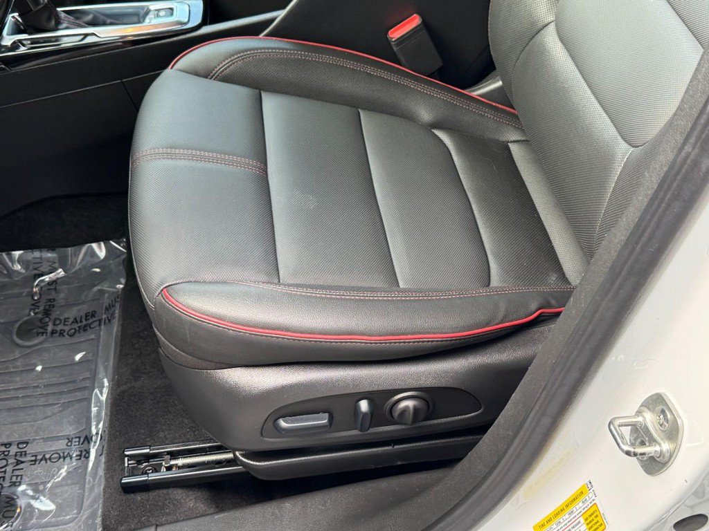 Used 2024 Chevrolet TrailBlazer RS w/ Convenience Package FWD image 26