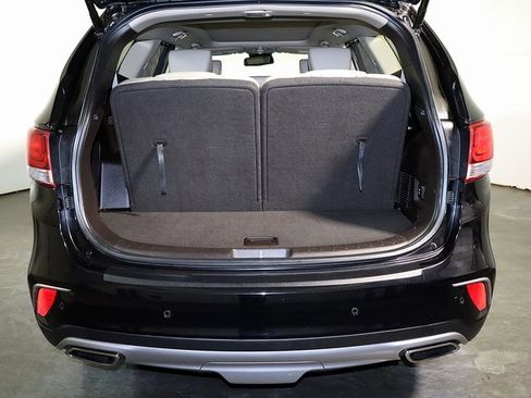 Used 2017 Hyundai Santa Fe SE Ultimate w/ Cargo Package image 30