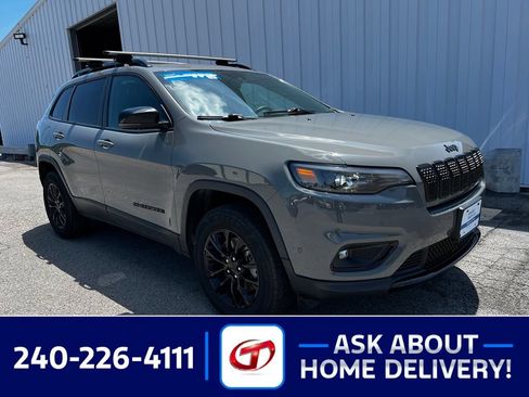 Used 2023 Jeep Cherokee Altitude Lux AWD/4WD image 1