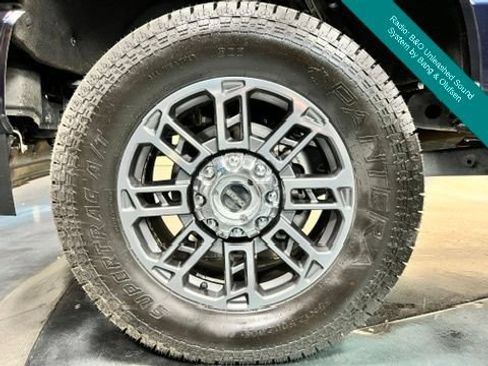 Used 2024 Ford F350 Lariat w/ Lariat Ultimate Package AWD/4WD image 9