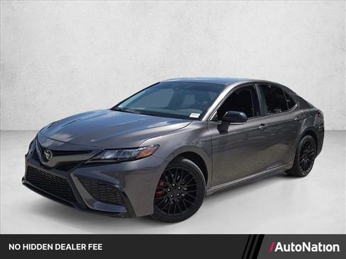 Used 2024 Toyota Camry SE FWD image 1