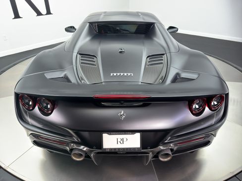 Used 2021 Ferrari F8 Tributo RWD image 22