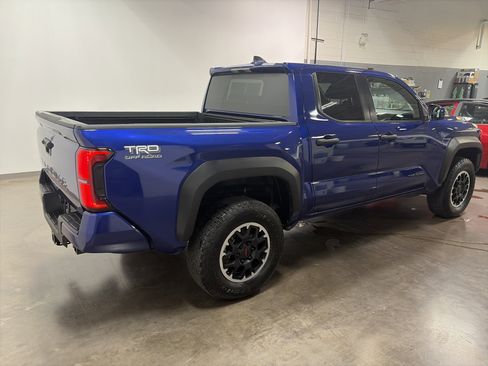 Used 2024 Toyota Tacoma TRD Off-Road image 3