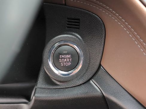 Used 2022 Subaru Outback Touring AWD/4WD image 21