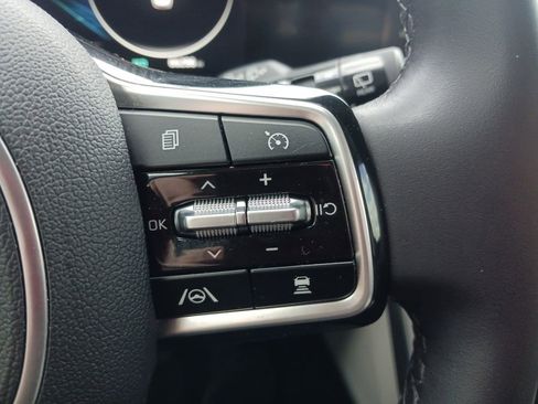 Used 2024 Kia Carnival SX image 33