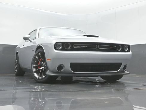 Used 2023 Dodge Challenger R/T w/ Performance Handling Group RWD image 5