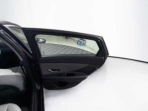 Used 2024 Hyundai Elantra Limited FWD image 30