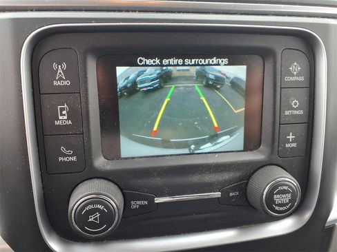 Used 2018 RAM 1500 Classic SLT image 9