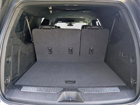 Used 2022 Chevrolet Suburban Premier image 6