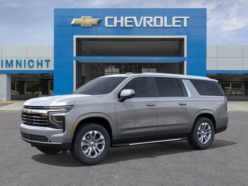 New 2026 Chevrolet Suburban LT RWD image 2