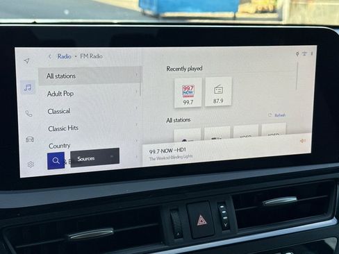 Used 2024 Lexus ES 300h w/ Premium Package image 16