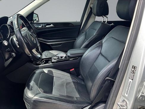 Used 2018 Mercedes-Benz GLS 550 4MATIC w/ Driver Assistance Package image 19