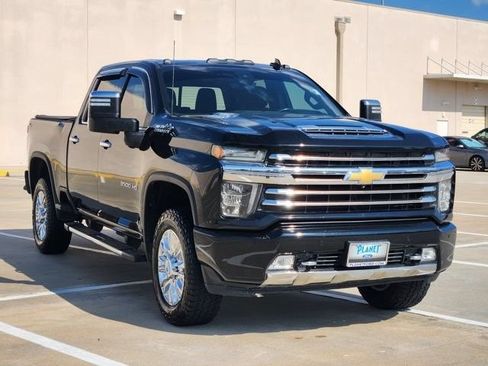 Used 2020 Chevrolet Silverado 3500 High Country w/ Technology Package AWD/4WD image 3