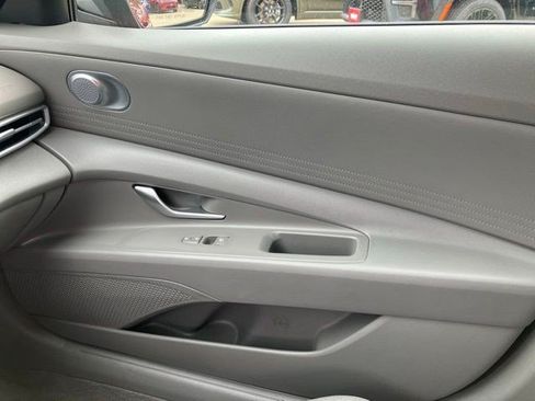 Used 2023 Hyundai Elantra SEL FWD image 20