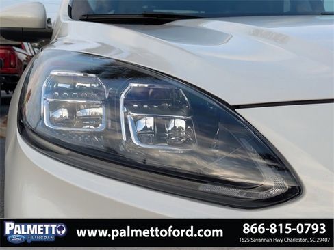 Used 2021 Ford Escape Titanium image 10