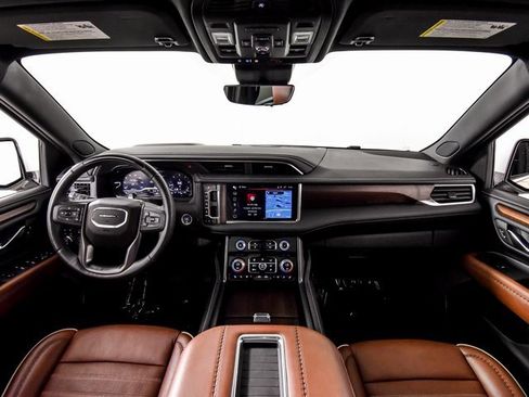 Used 2023 GMC Yukon Denali Ultimate image 3