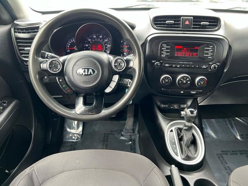 Used 2015 Kia Soul FWD image 17