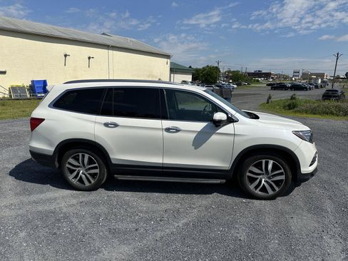 Used 2018 Honda Pilot Touring image 9