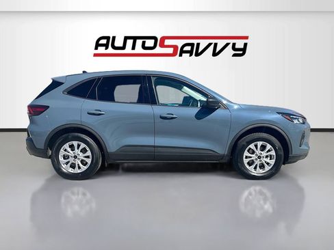 Used 2025 Ford Escape Active AWD/4WD image 8