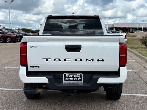 Certified 2025 Toyota Tacoma SR5 AWD/4WD image 6