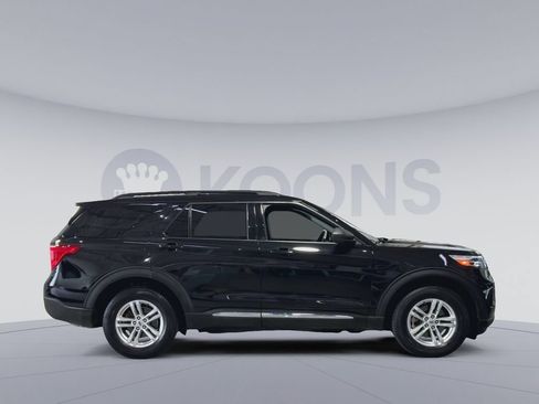 Used 2023 Ford Explorer XLT AWD/4WD image 12