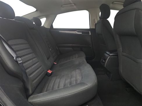 Used 2019 Ford Fusion SE image 26