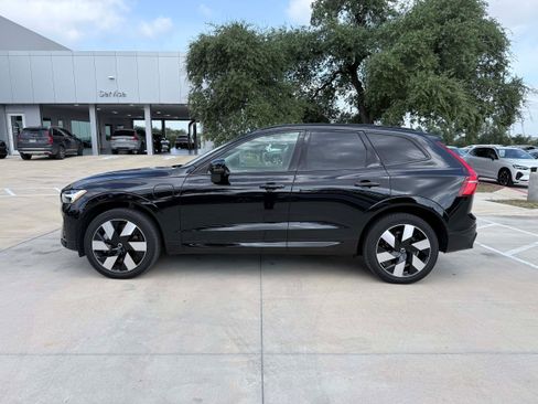 Certified 2024 Volvo XC60 T8 Plus AWD/4WD image 3