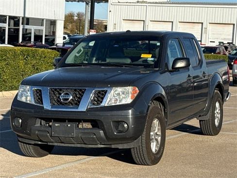 Used 2014 Nissan Frontier SV image 4