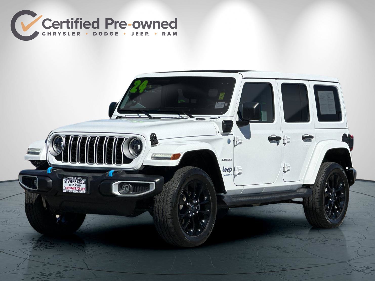 Used 2024 Jeep Wrangler Unlimited Sahara w/ Technology Group AWD/4WD image 8