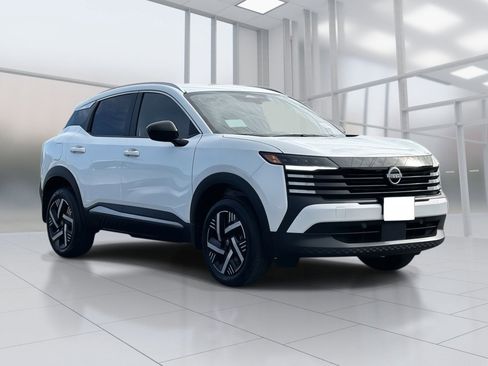 New 2026 Nissan Kicks SV FWD image 5