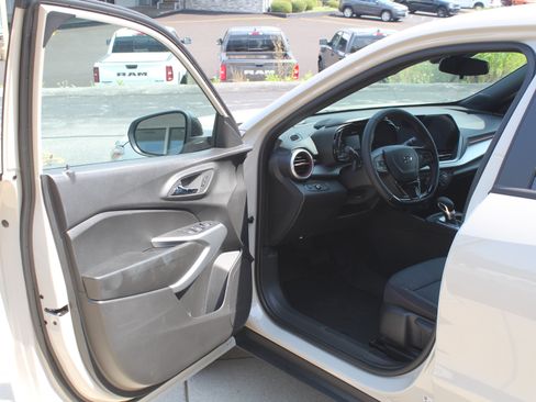 New 2026 Chevrolet Trax RS w/ Driver Confidence Package FWD image 10