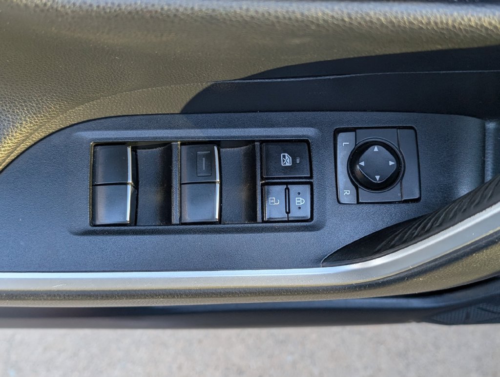 Used 2019 Toyota RAV4 XSE AWD/4WD image 16